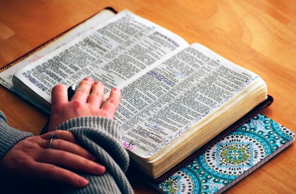 lectura de la Biblia